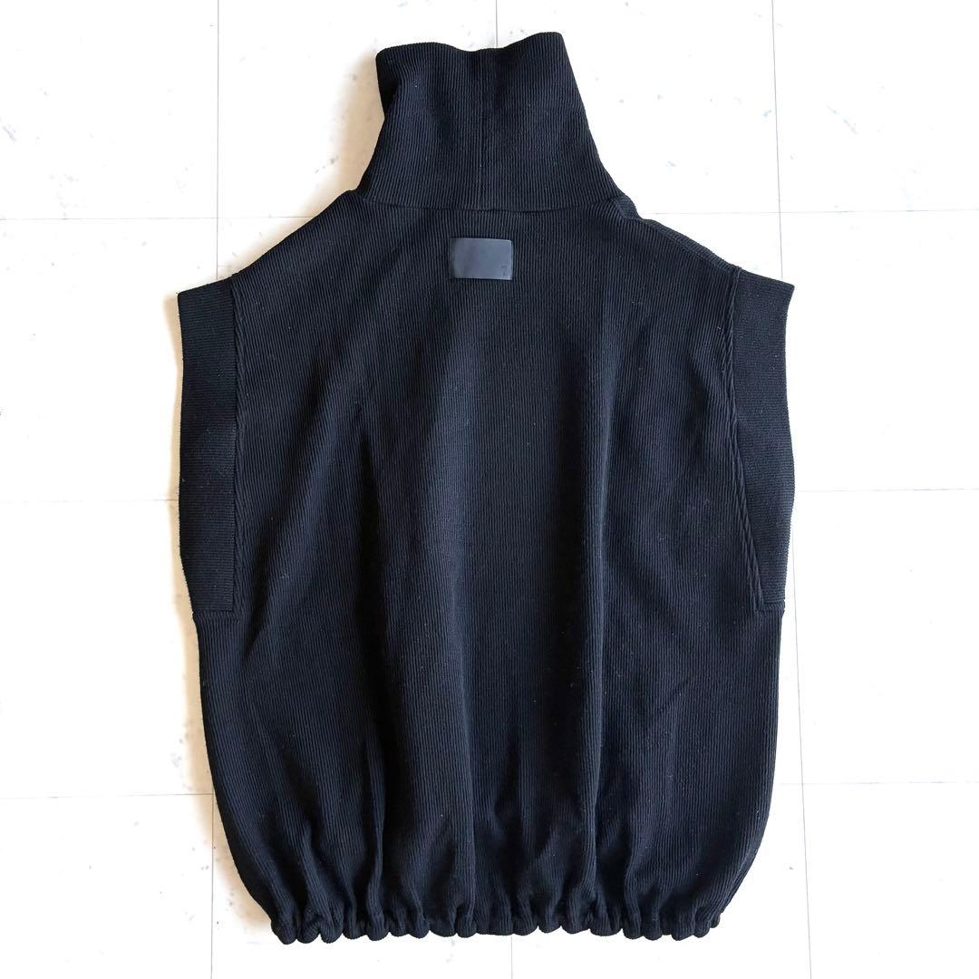 COGTHEBIGSMOKE GISELE ROLLNECK GILET 黒