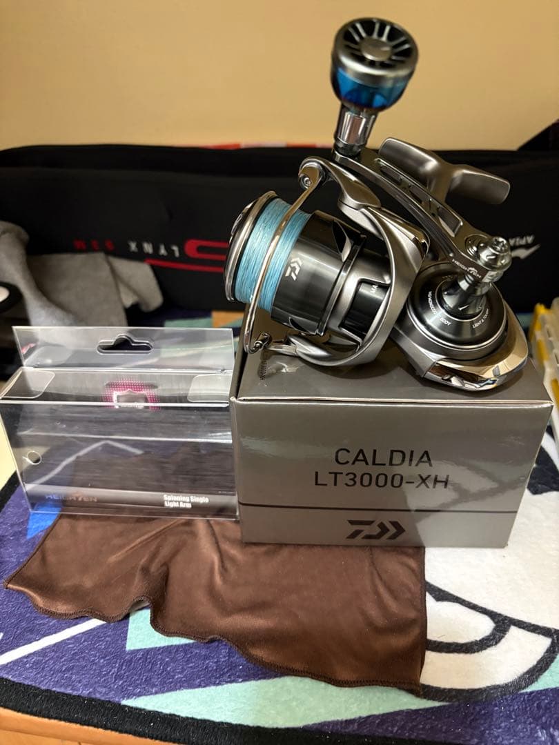 ダイワ25カルディア　LT3000xh カスタムハンドル付き　美品！