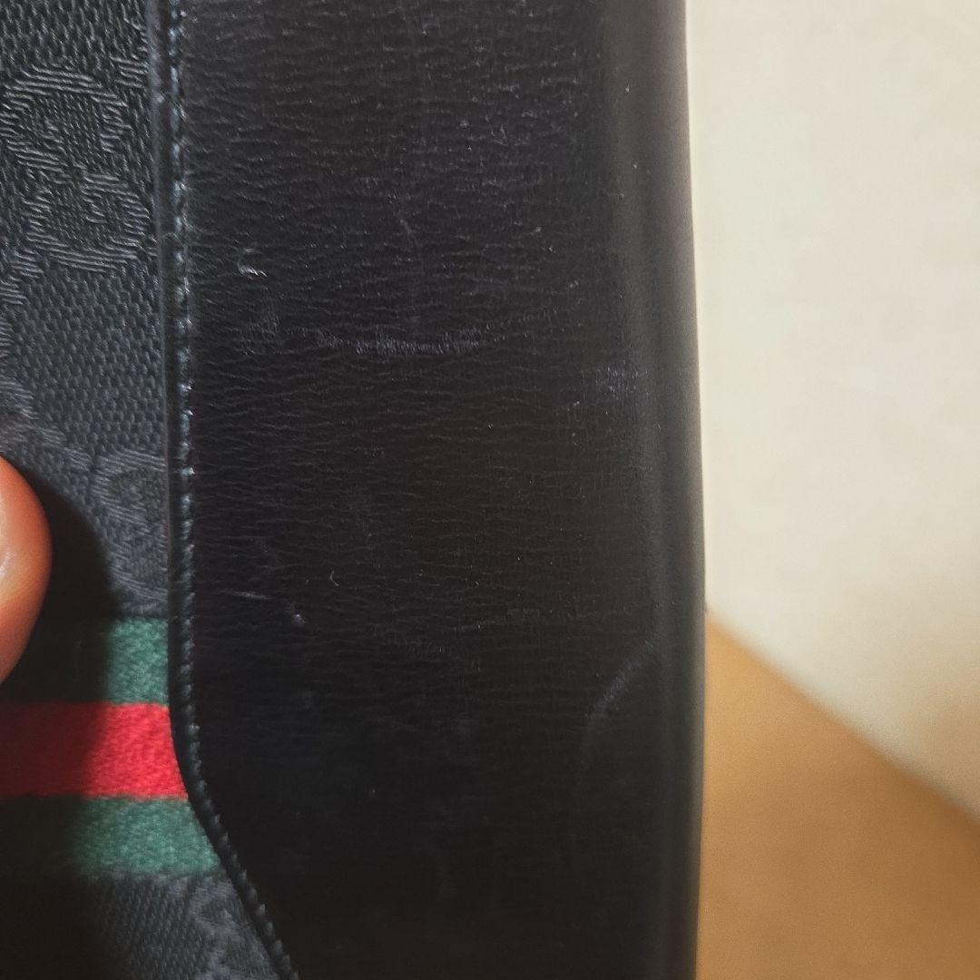 GUCCI ブラック GGパターン 二つ折り財布
