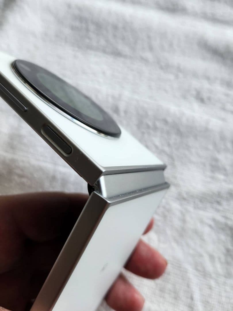 スマートフォン本体 Libero FLiP