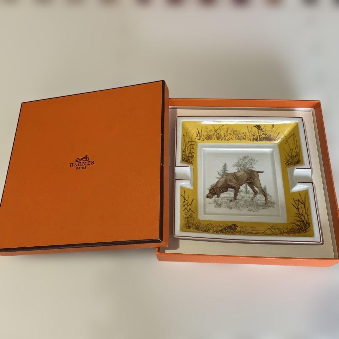 エルメス 陶器製灰皿 犬と鳥のデザイン