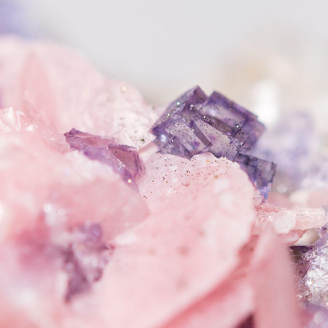 中国 ロードクロサイト フローライト 天然石 原石 鉱物標本 鉱石 蛍石 739