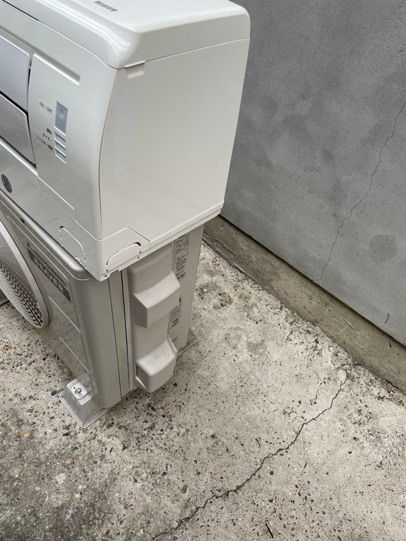 美品　ミツビシ お掃除機能付　6畳用エアコン　SRK22RY