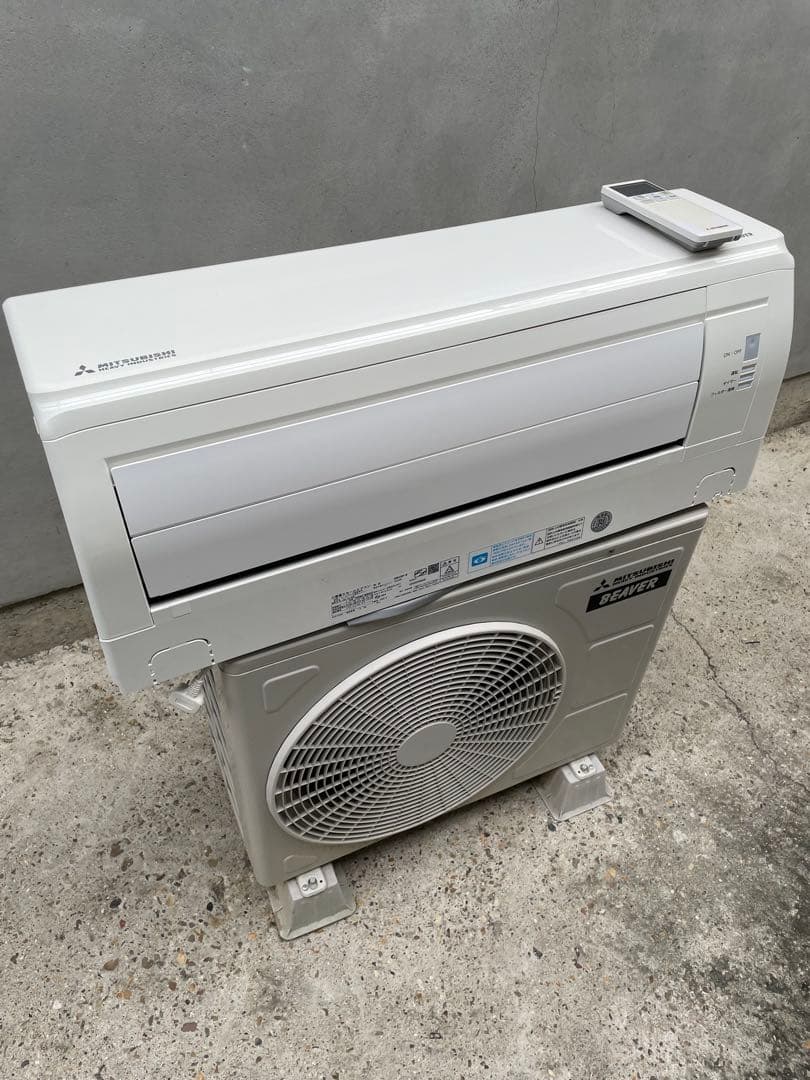 美品　ミツビシ お掃除機能付　6畳用エアコン　SRK22RY