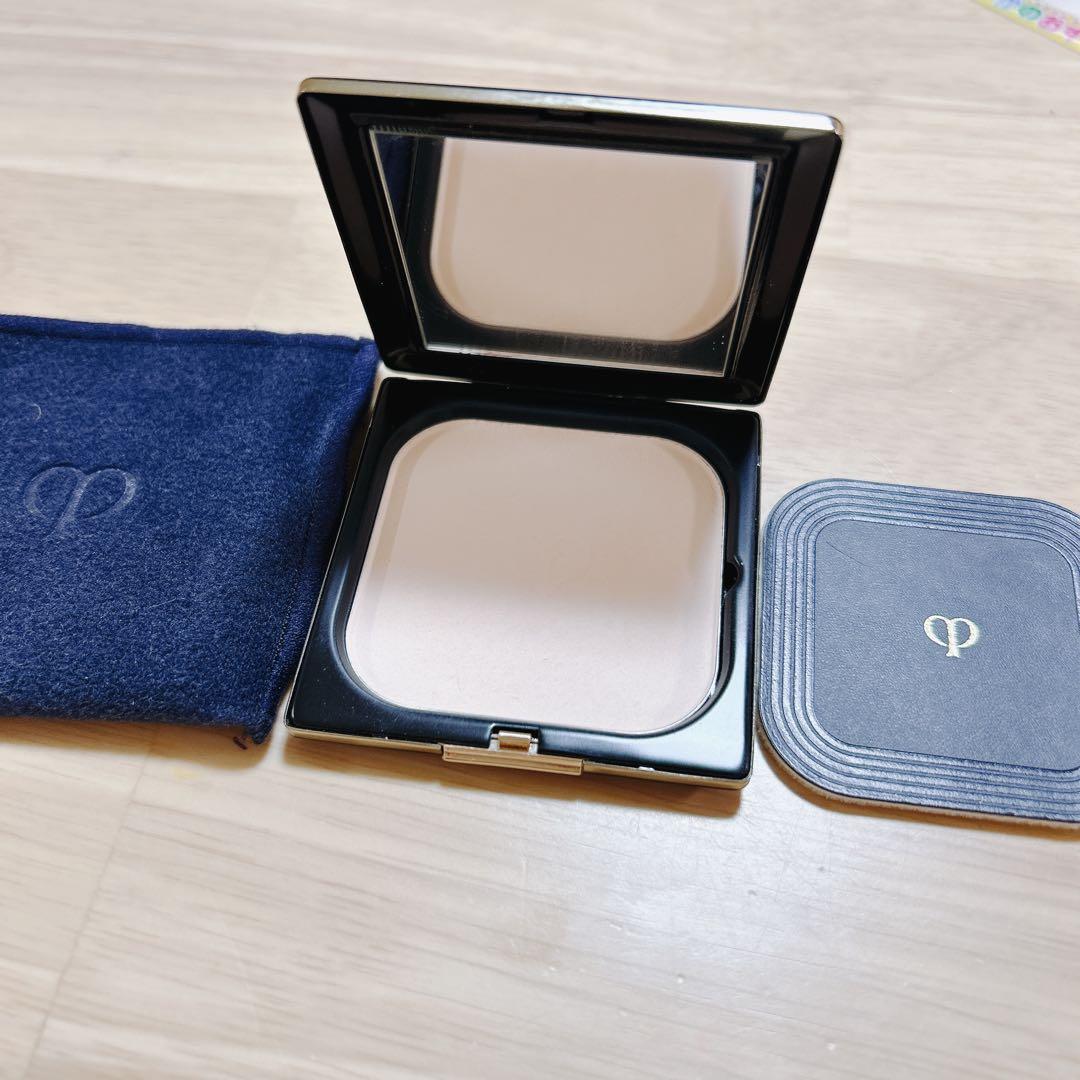 クレドポーボーテ　プードルコンパクトエサンシエルn (エレガントスリム)