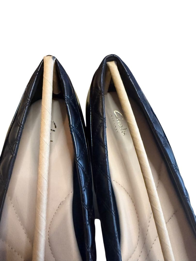 【新品】箱付 Clarks本革 コンビレザー エナメルパンプス 24cm