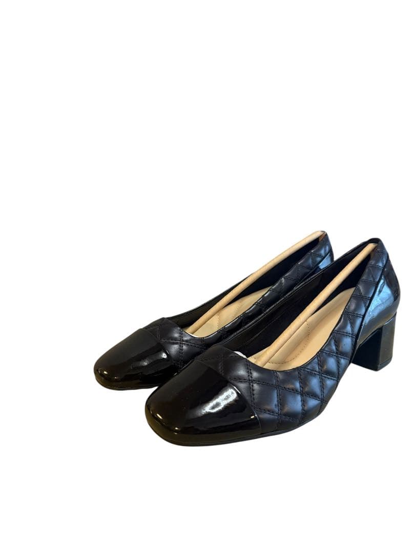 【新品】箱付 Clarks本革 コンビレザー エナメルパンプス 24cm