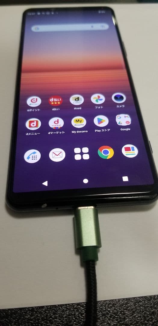 ブラックスマートフォン USB-C接続