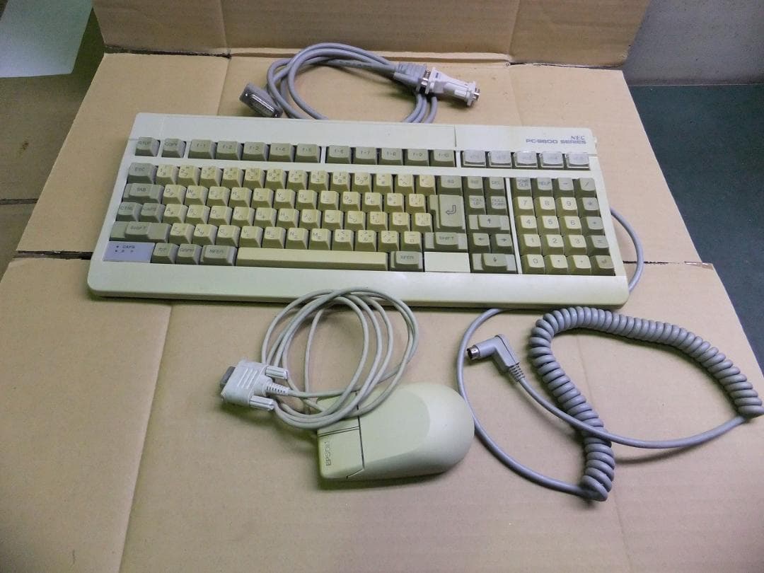 PC-9801FS2 本体 キーボード マウス 電源のみ確認済み