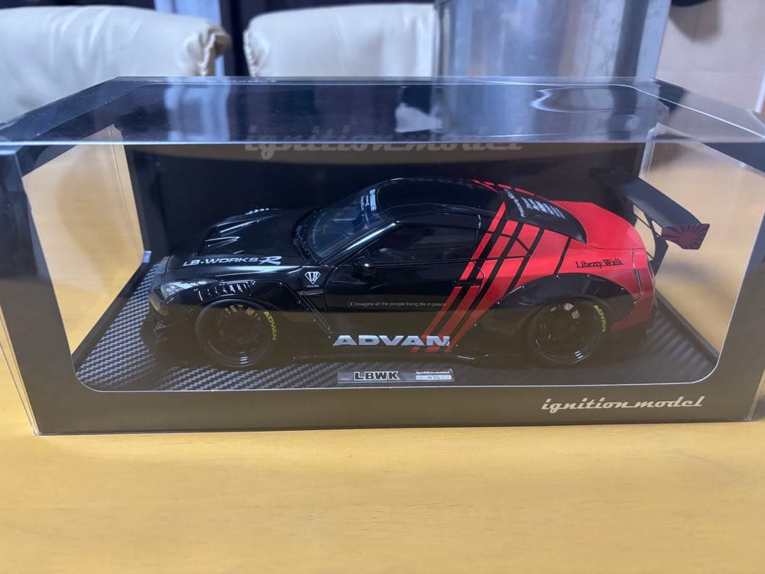 ミニカー LB-WORKSNissanGT-R R35type 2 Black / Red