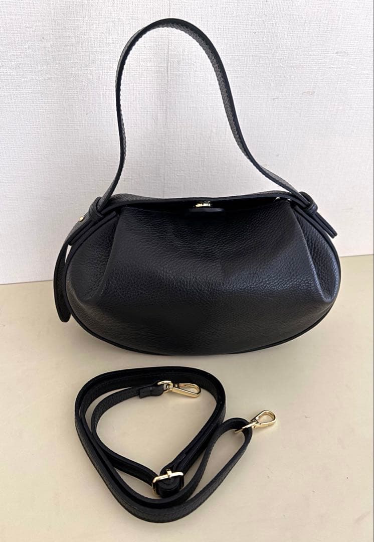 美品 BEARDSLEY ビアズリー 本革 ラウンドミニバッグ 黒 セレモニー