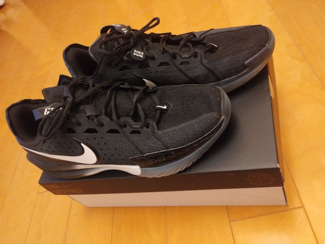 Nike G.T. カット3 28.5cm　3回のみ室内使用【週末限定値下げ】