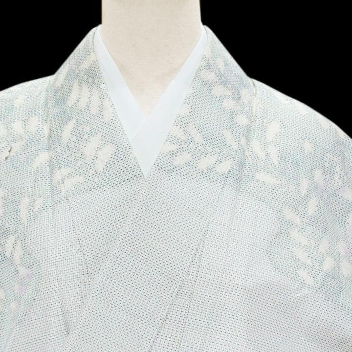 手絞り染の【辻が花】　入学園式・ご結婚式にも　【本場白大島紬】の訪問着です