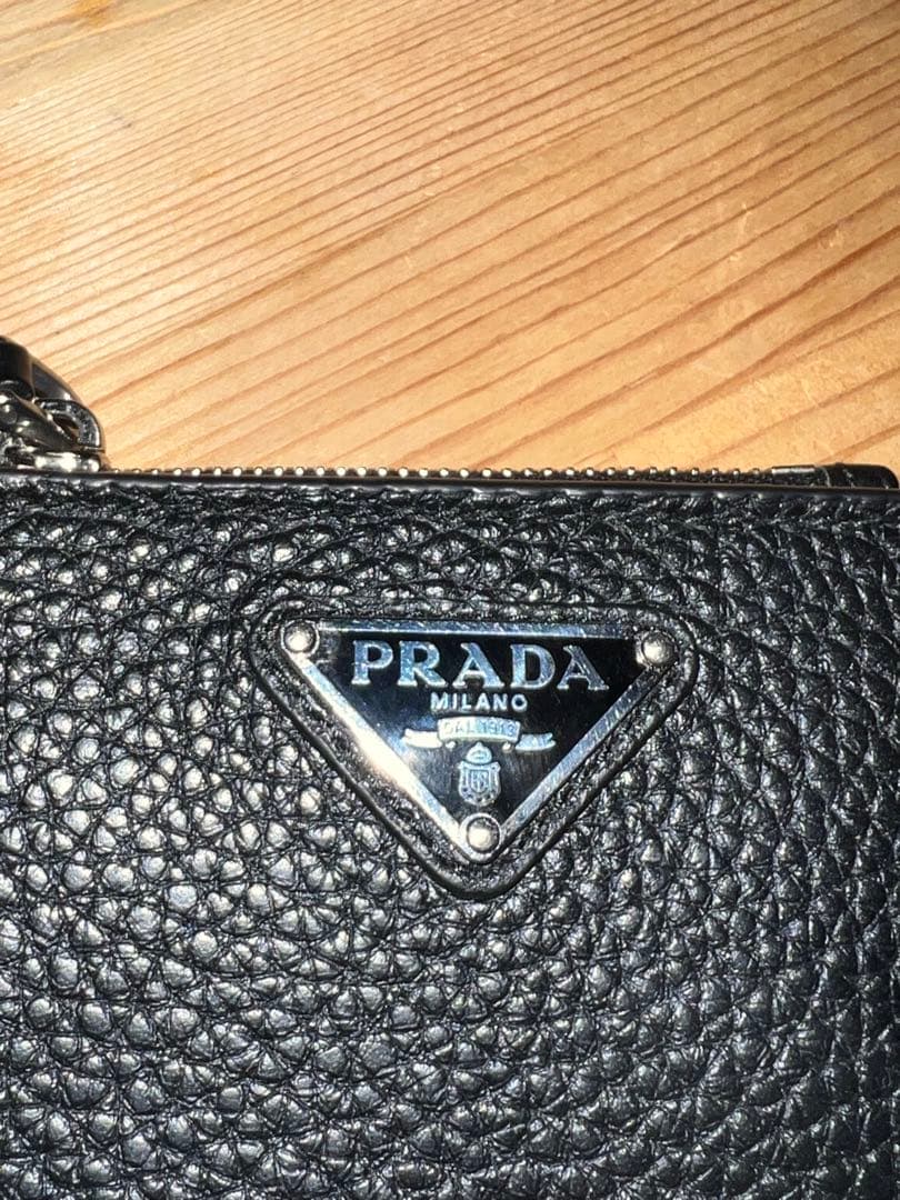 PRADA プラダ　ヴィッテロダイノレザー 財布