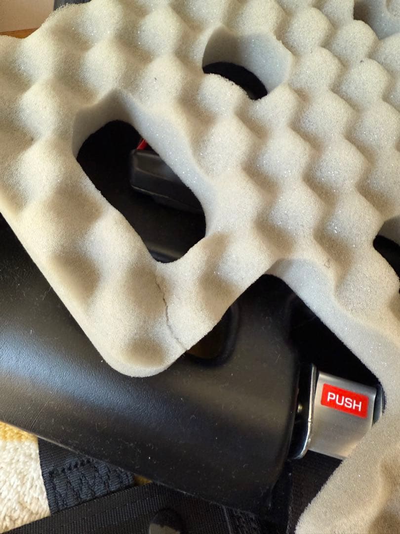 コンビ　ジョイトリップ エアスルー GH グレー　ジュニアシート