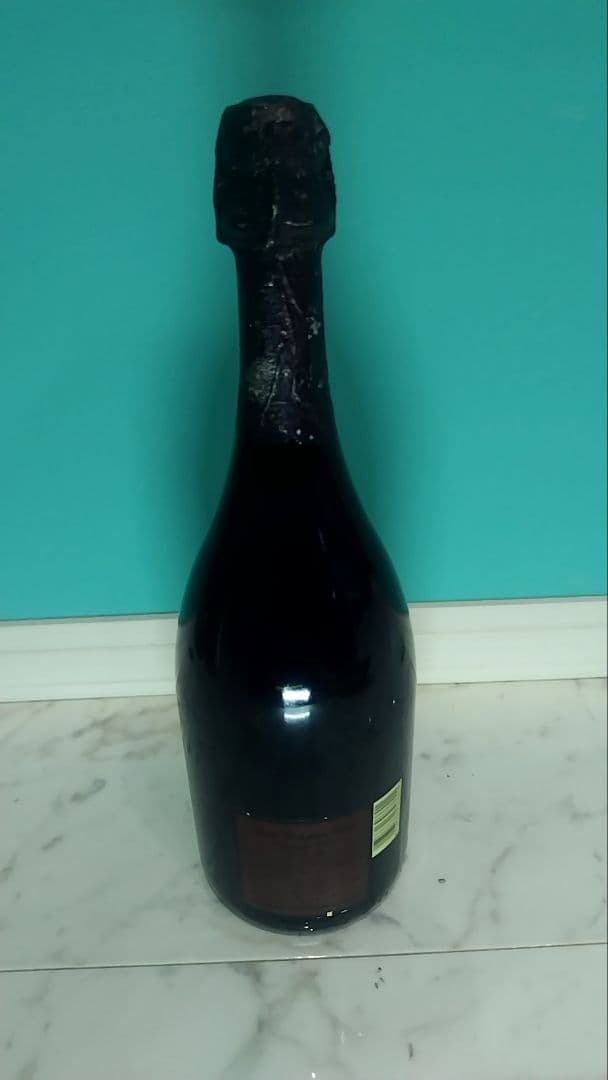 Dom Pérignon ロゼ 1996年 750ml未開封　箱無し。