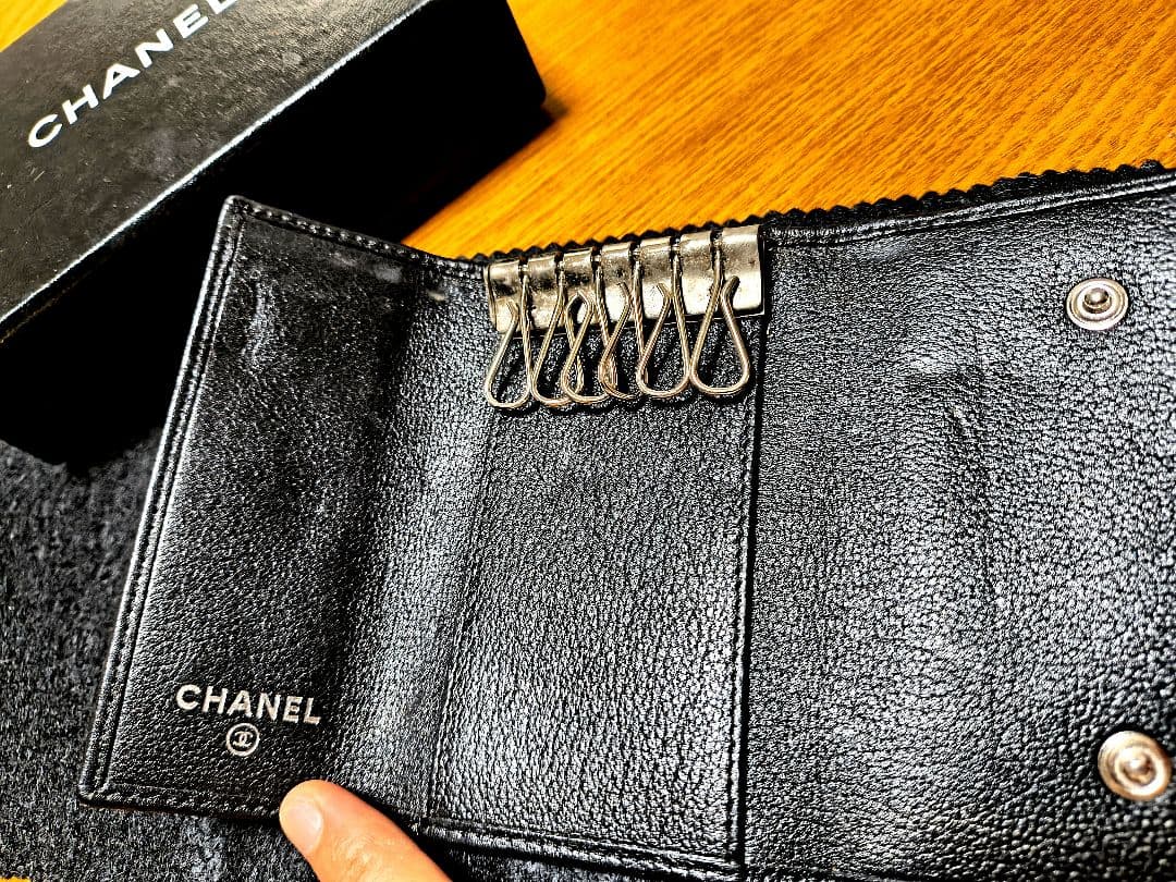 CHANEL ブラックレザー　キーケース　 カメリア　6連