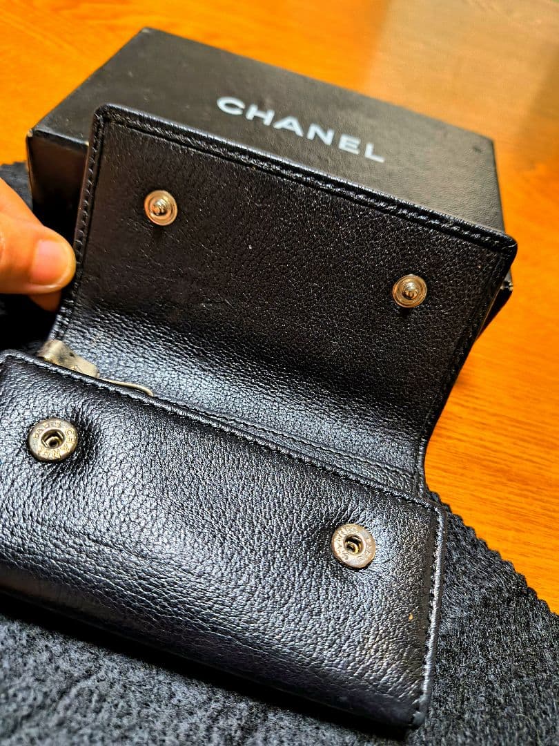 CHANEL ブラックレザー　キーケース　 カメリア　6連