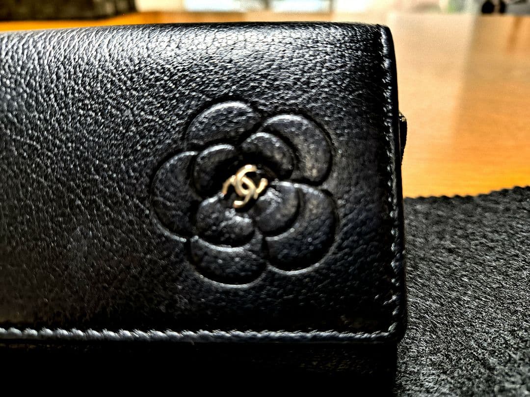 CHANEL ブラックレザー　キーケース　 カメリア　6連