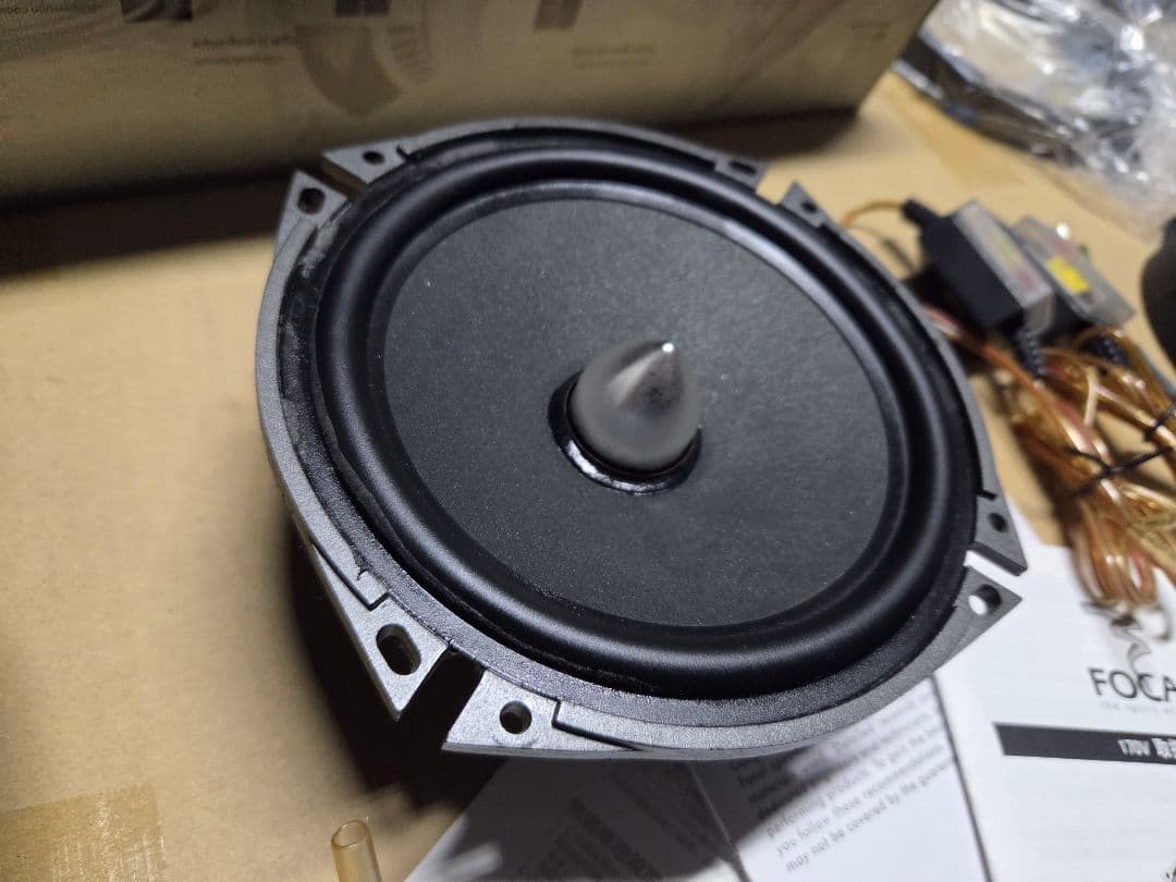 m*0様 focal polyglass 170ｖ　フォーカルスピーカー