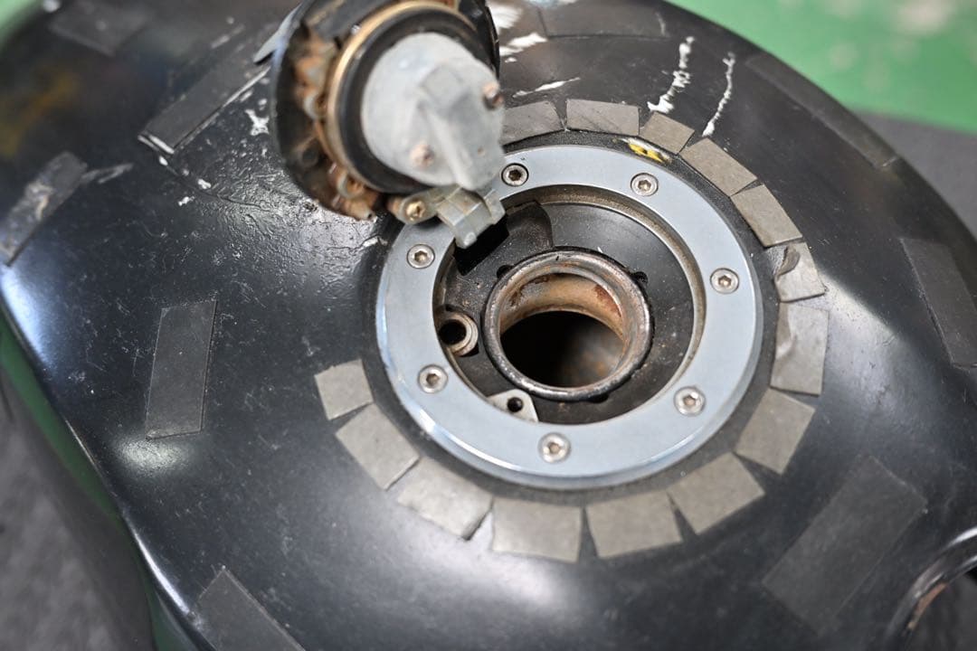 ゼファー400 純正燃料タンク(ベース)