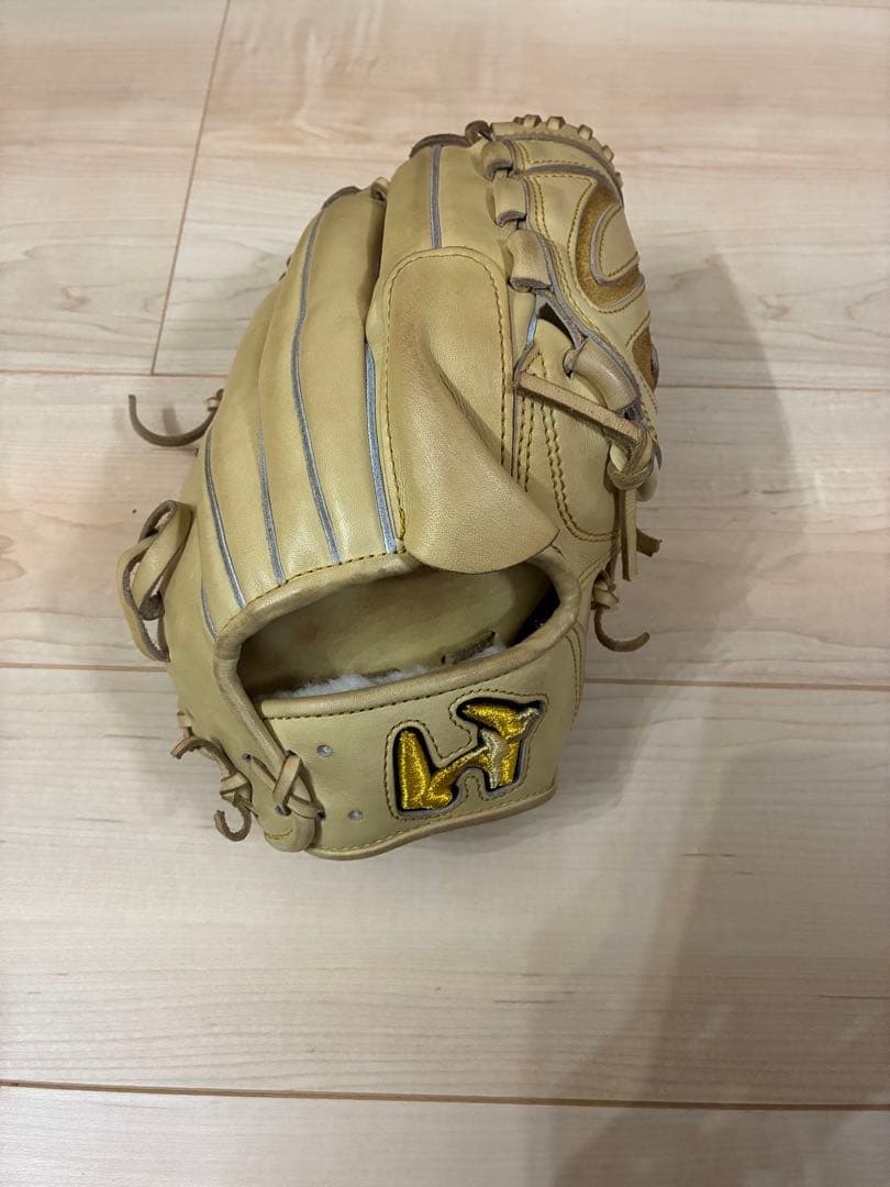 ワールドペガサス　硬式ベージュグローブ 金色刺繍　投手用　右利き