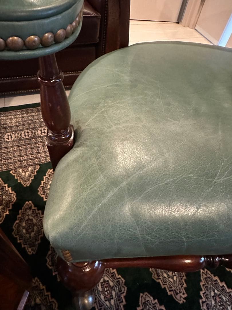 アメリカ製　レキシントン社　トラディショナルスタイル 本革 キャスターチェア