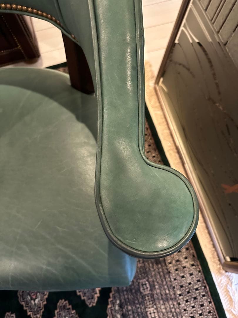 アメリカ製　レキシントン社　トラディショナルスタイル 本革 キャスターチェア