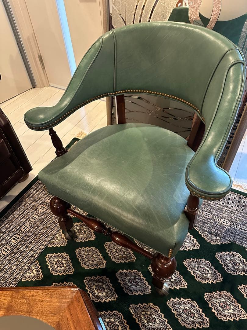 アメリカ製　レキシントン社　トラディショナルスタイル 本革 キャスターチェア