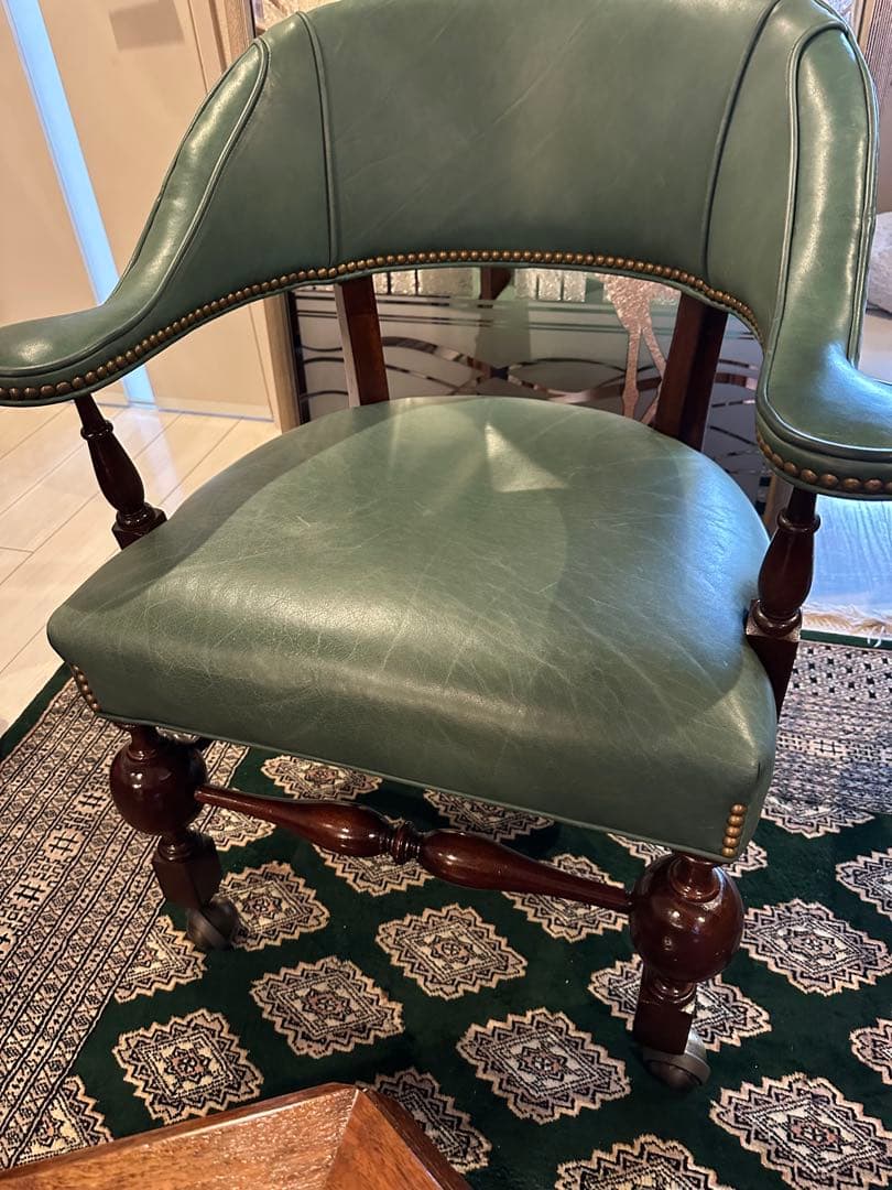 アメリカ製　レキシントン社　トラディショナルスタイル 本革 キャスターチェア