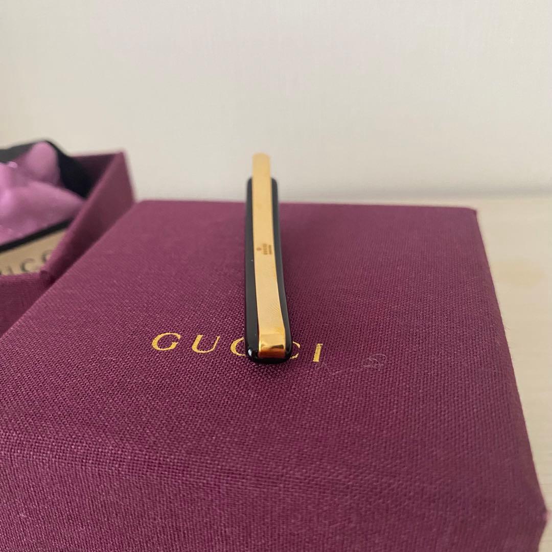 GUCCI ヘアピン　ヘアクリップ　ヘアアクセサリー　クリスタル付　ロゴ