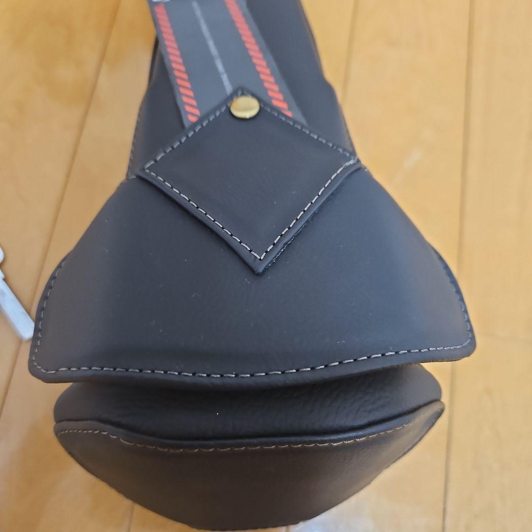 TOM'S　ステアリングロック