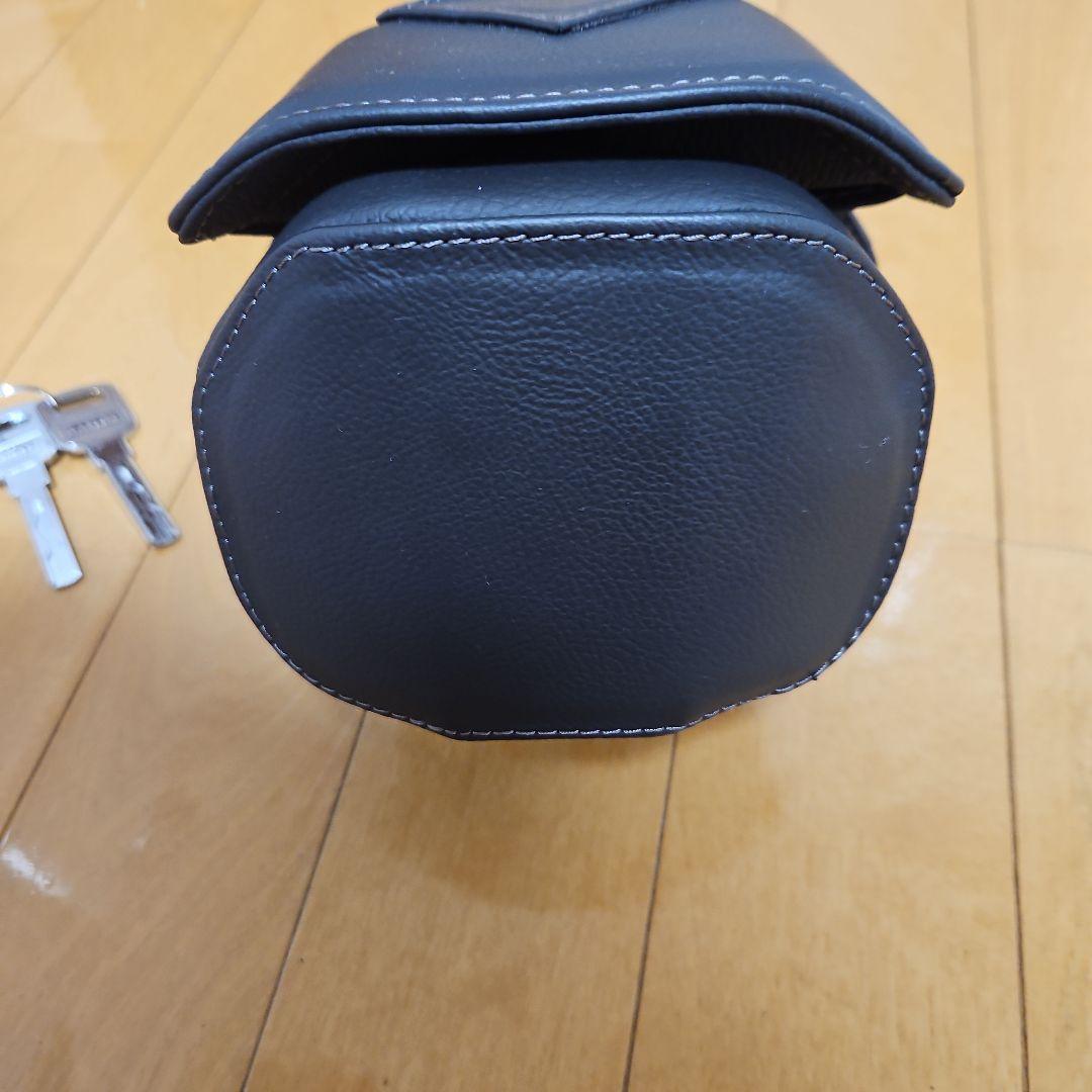 TOM'S　ステアリングロック