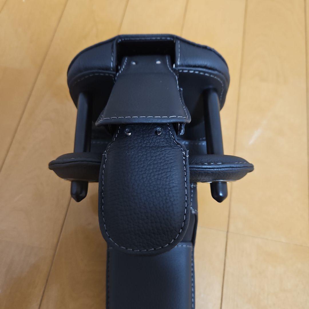 TOM'S　ステアリングロック