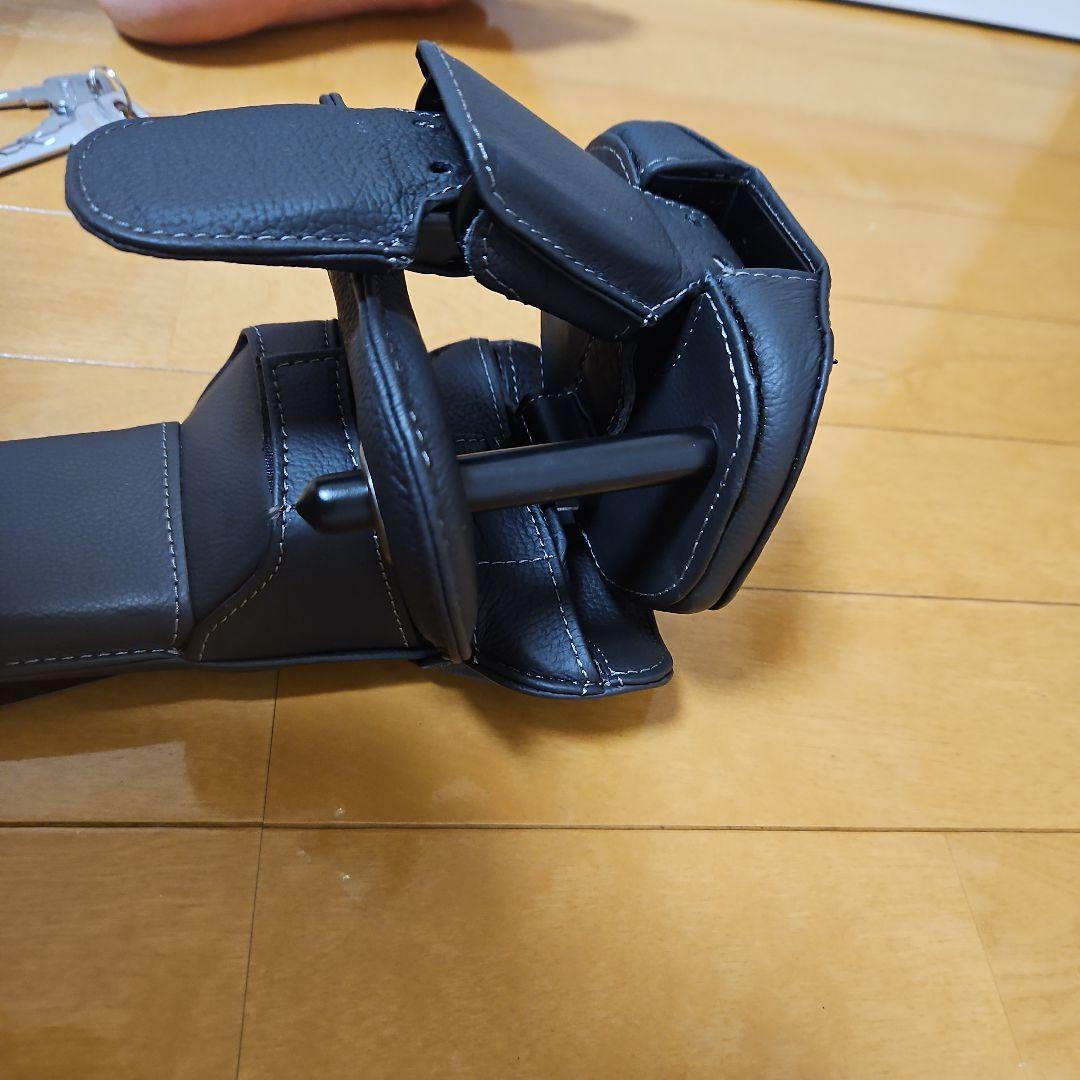 TOM'S　ステアリングロック