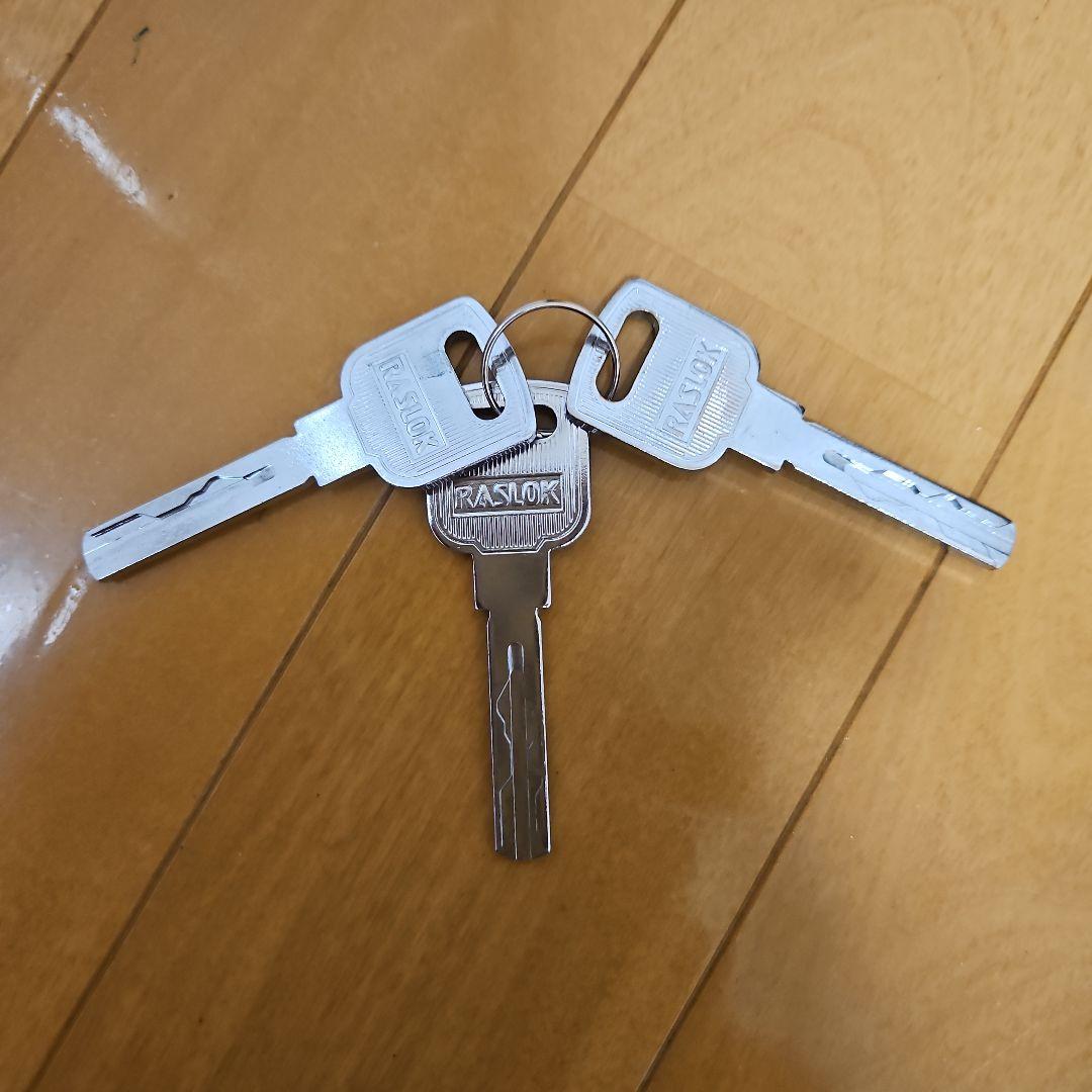 TOM'S　ステアリングロック