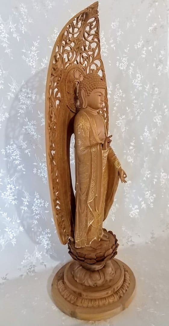 阿弥陀如来立像【大】7寸 #530 宝相華唐草 透かし彫り ◆白檀 木彫 仏像