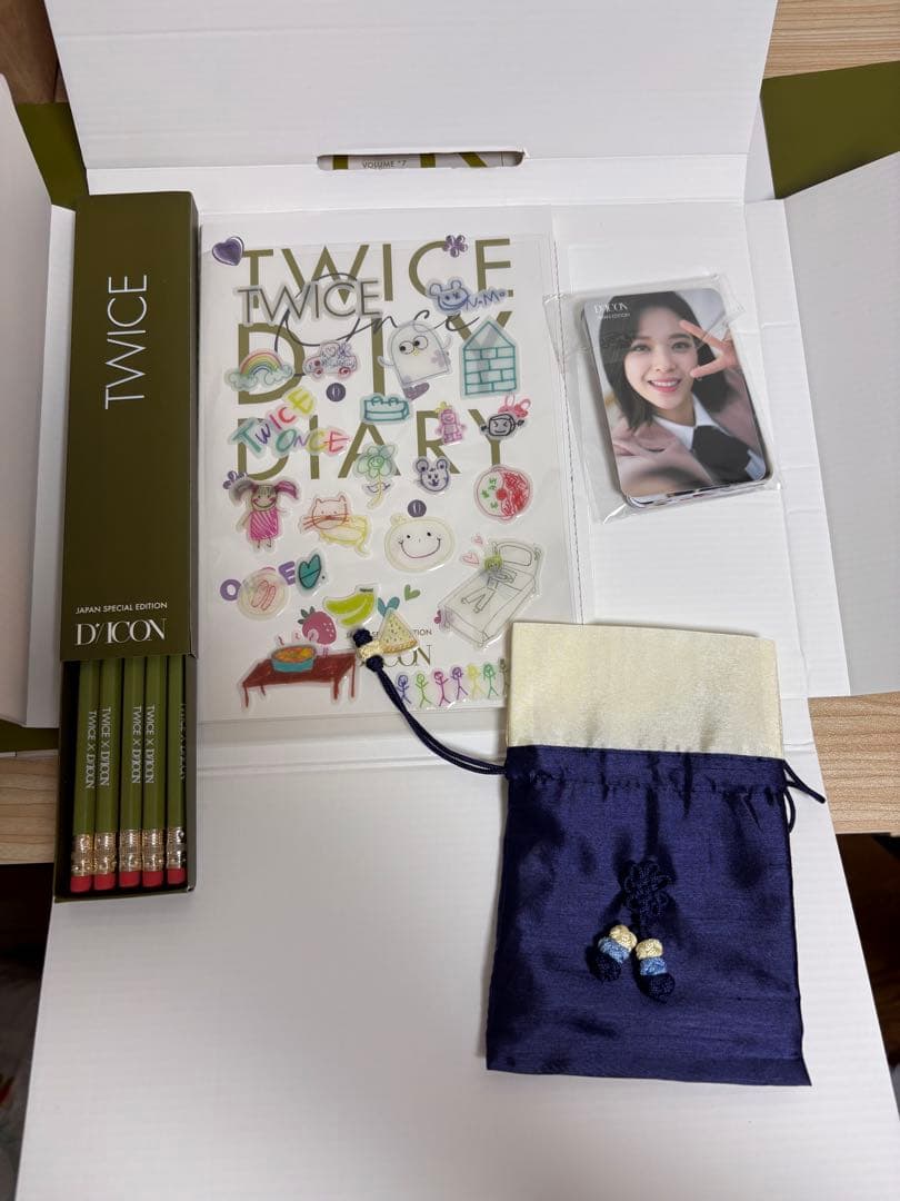TWICE CD・グッズ・トレカまとめ売り