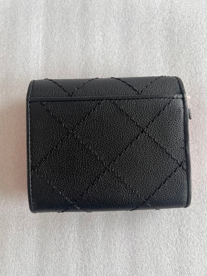 【未使用】PINKY&DIANNE キルティング 二つ折り財布 ブラック