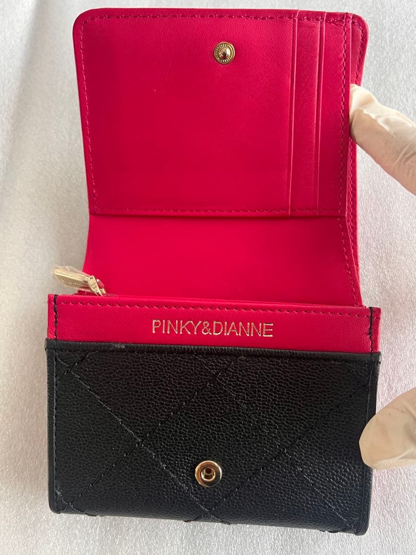 【未使用】PINKY&DIANNE キルティング 二つ折り財布 ブラック