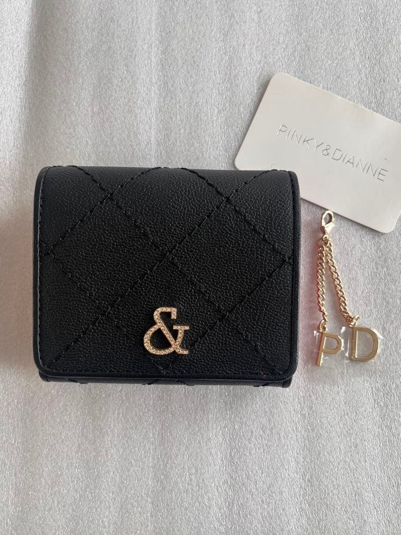 【未使用】PINKY&DIANNE キルティング 二つ折り財布 ブラック