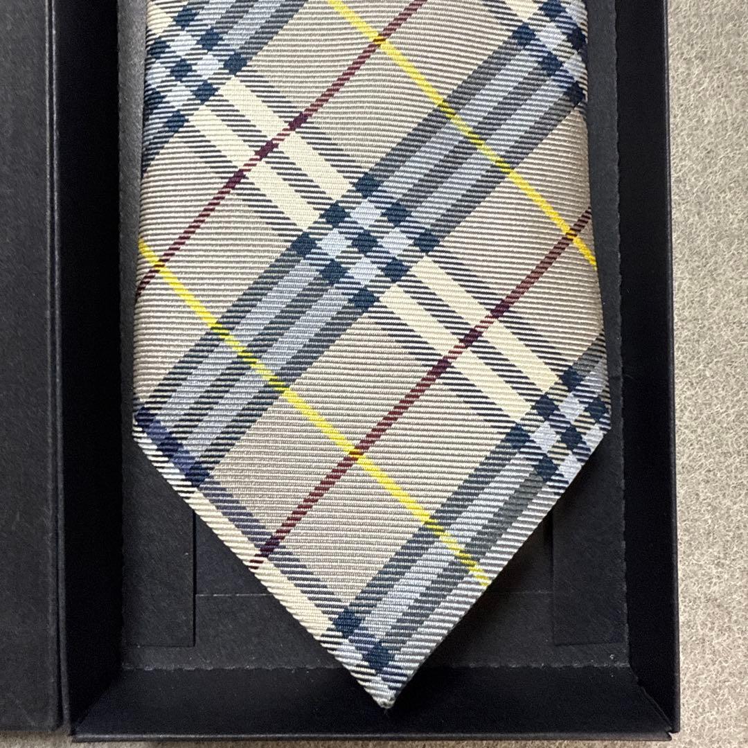 未使用保管品　バーバリーロンドン　ネクタイ　シルバー・青紺　ノバチェック柄