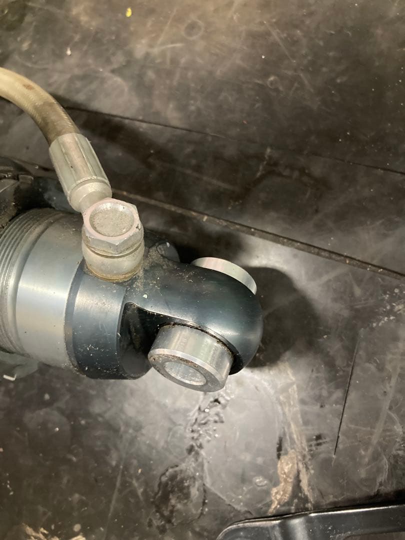 YZF-R25 オーリンズ　リアサスペンション