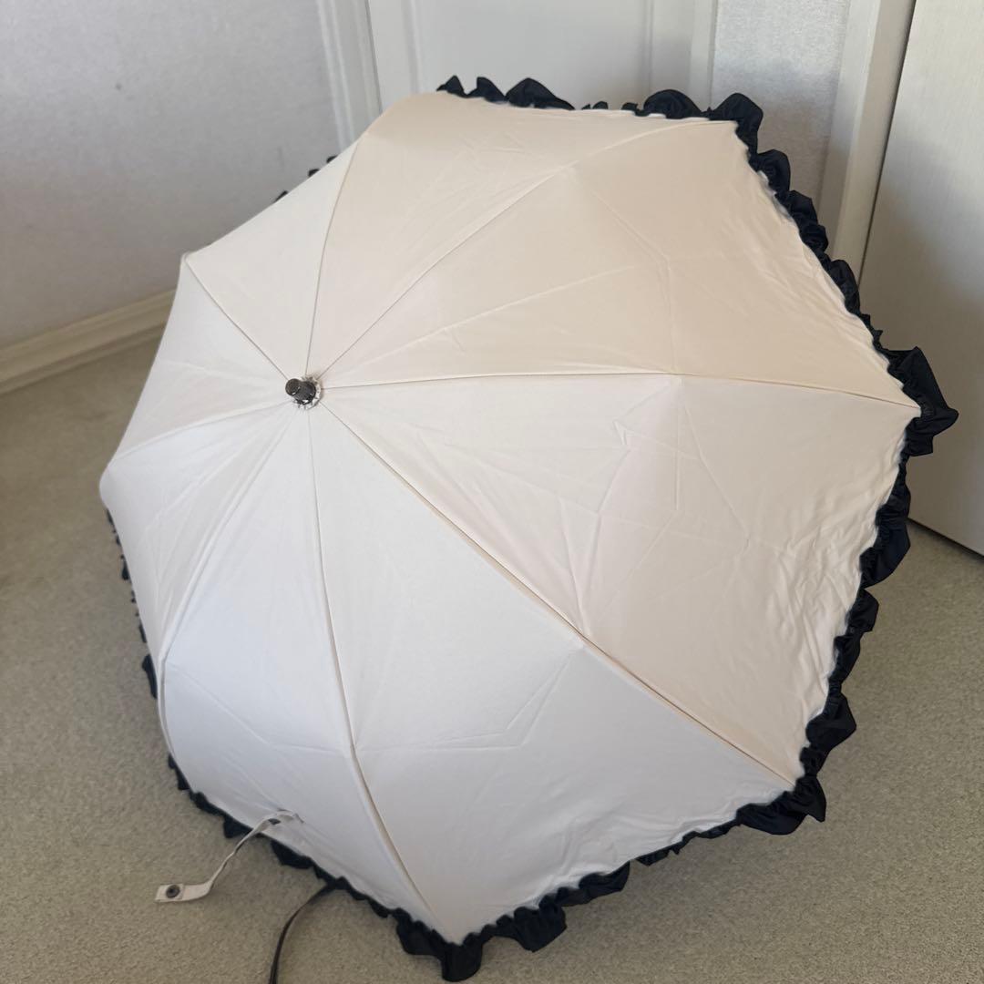 美品芦屋ロサブランベージュ×ブラック フリル付き2段折りたたみ傘