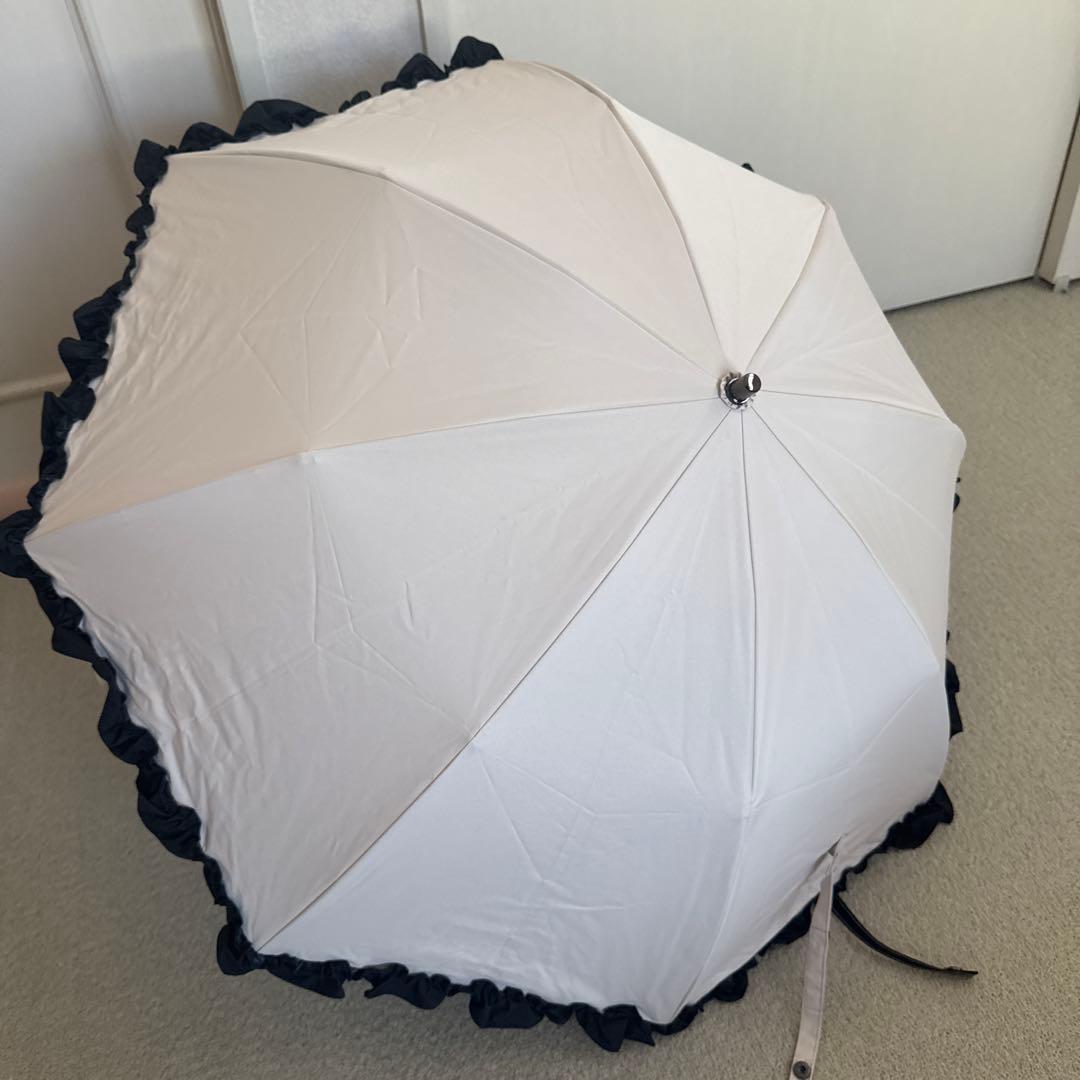 美品芦屋ロサブランベージュ×ブラック フリル付き2段折りたたみ傘