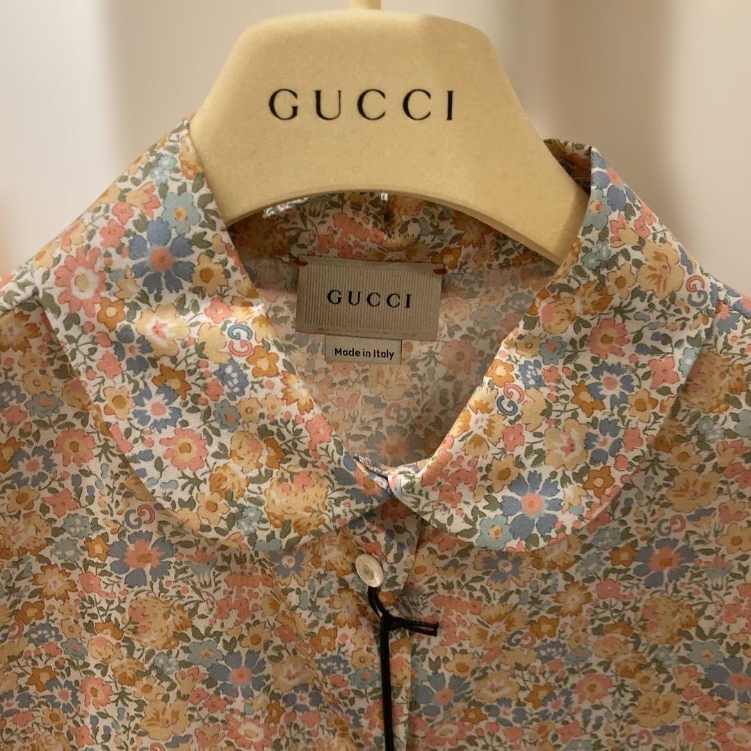 新品！タグ付き！Gucci x Liberty バックロゴ　花柄ブラウス 140
