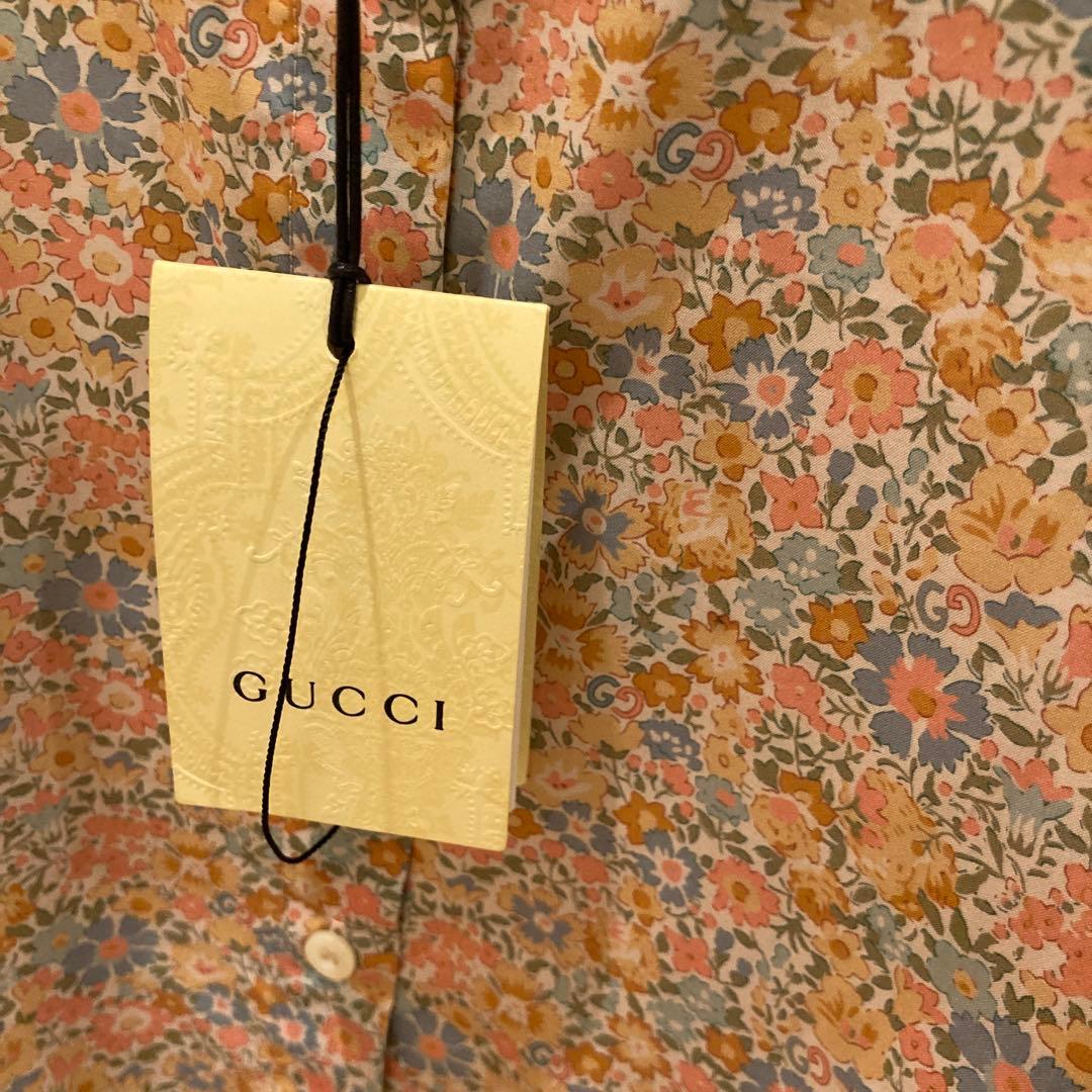 新品！タグ付き！Gucci x Liberty バックロゴ　花柄ブラウス 140