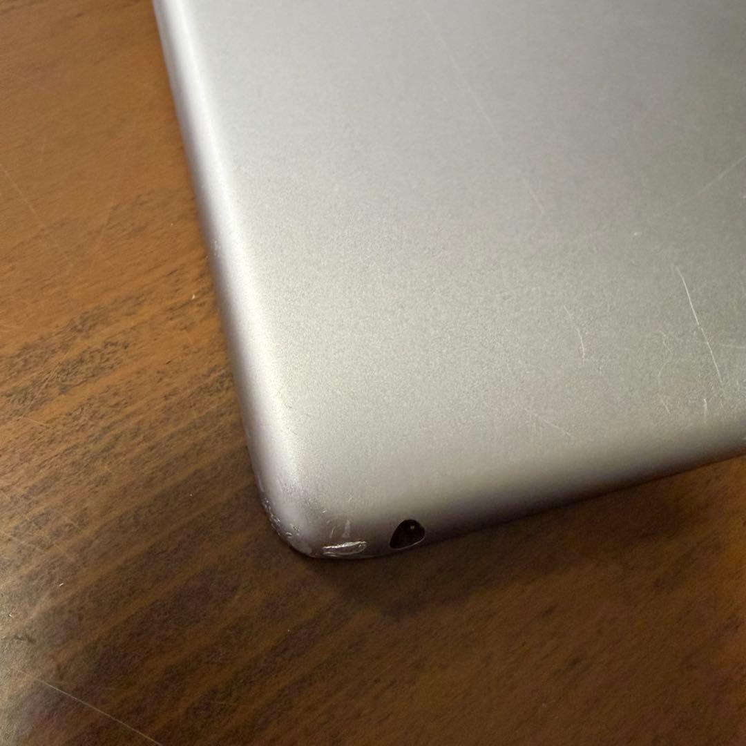 iPad (第6世代) シルバー MR7J2J/A 128GB