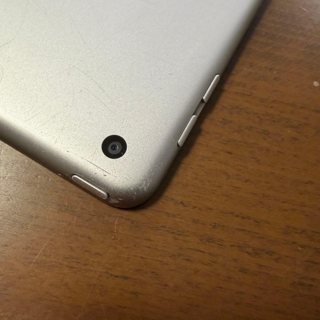 iPad (第6世代) シルバー MR7J2J/A 128GB