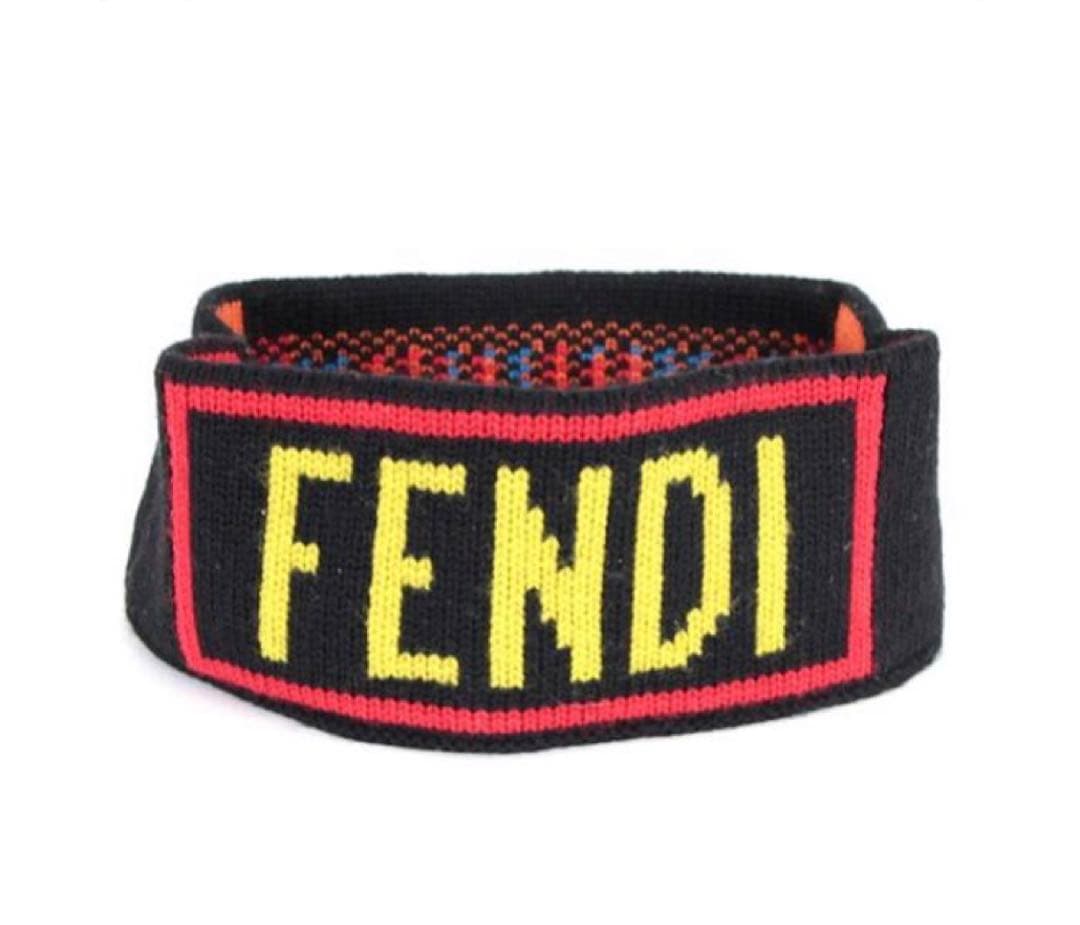 【希少】FENDI フェンディヘアバンド LOVE ロゴ付き 芸能人着用モデル